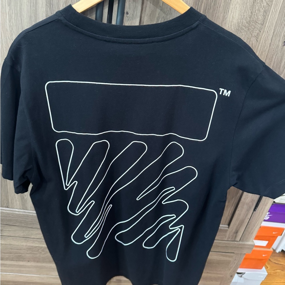 Off white t shirt